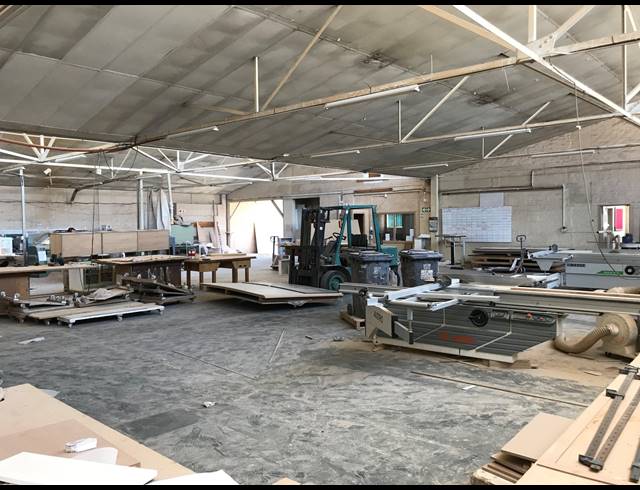 883M² FACTORY TO LET IN PAROW INDUSTRIAL